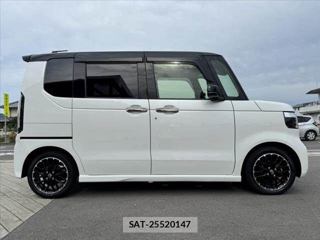 Honda N BOX CUSTOM 2024-03 7358977-11