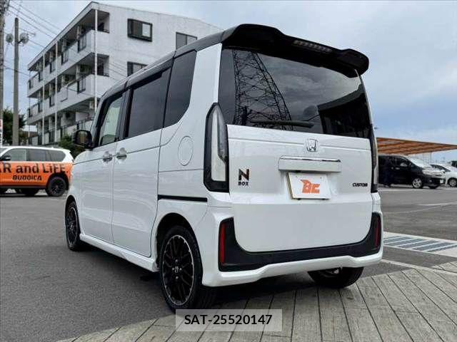 Honda N BOX CUSTOM 2024-03 7358977-12