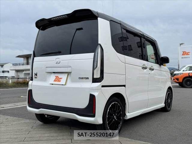 Honda N BOX CUSTOM 2024-03 7358977-14