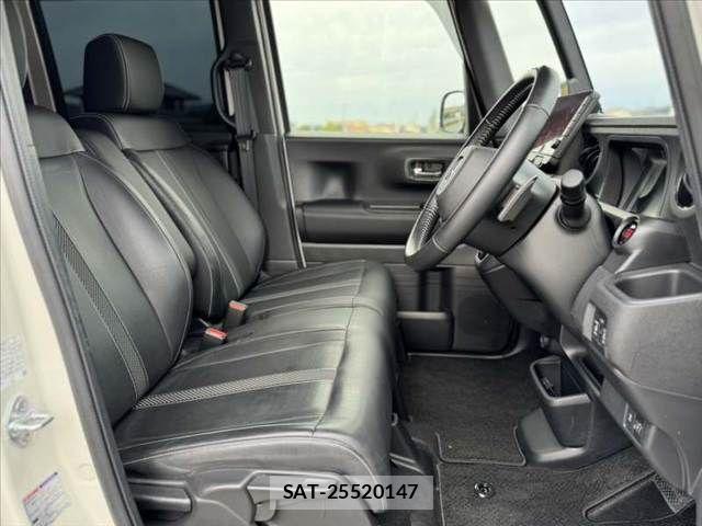 Honda N BOX CUSTOM 2024-03 7358977-15