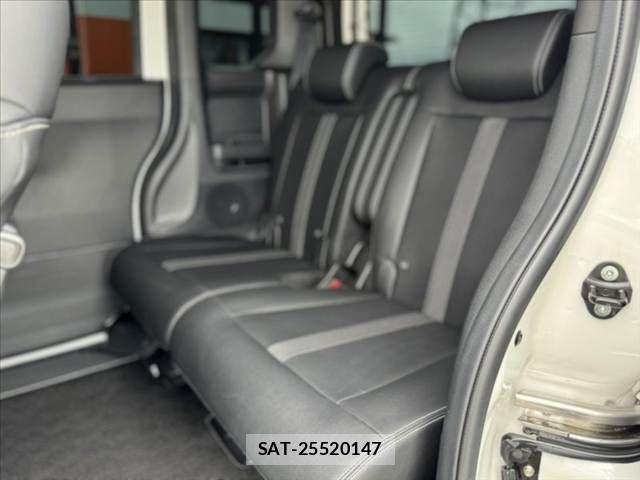 Honda N BOX CUSTOM 2024-03 7358977-17