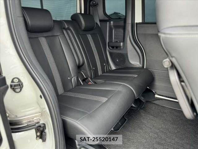 Honda N BOX CUSTOM 2024-03 7358977-18