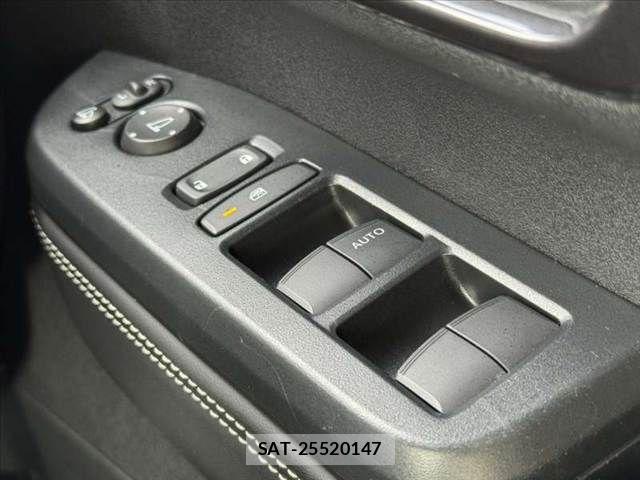 Honda N BOX CUSTOM 2024-03 7358977-28