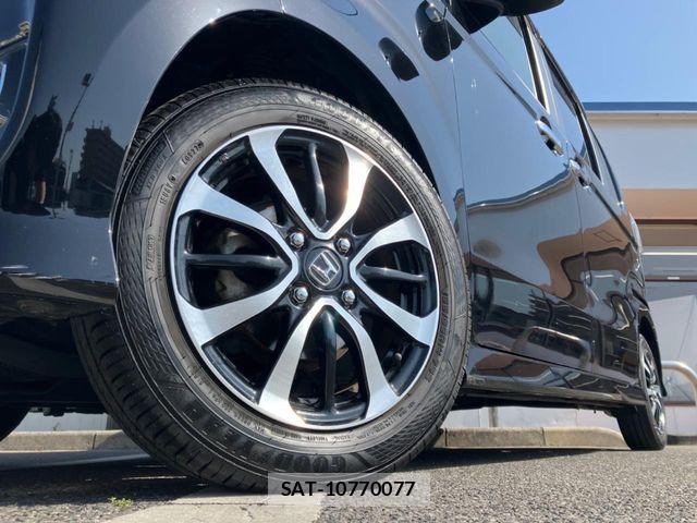 Honda N BOX CUSTOM 2018-04 7393196-12