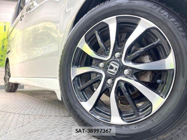 Honda N BOX CUSTOM 2018-03 7393184-12