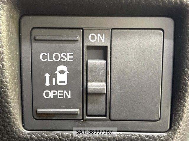Honda N BOX CUSTOM 2018-03 7393184-4