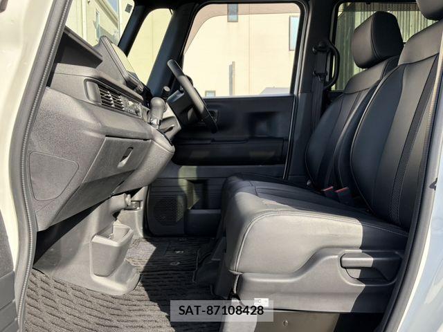 Honda N BOX CUSTOM 2024-07 7456246-15