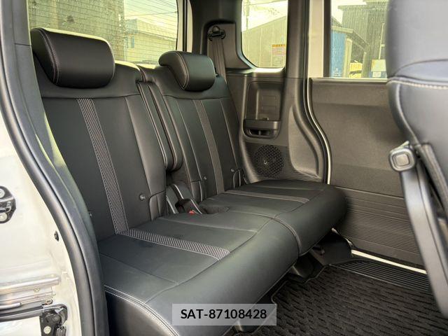 Honda N BOX CUSTOM 2024-07 7456246-16