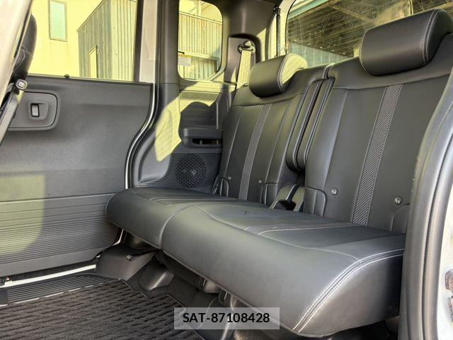 Honda N BOX CUSTOM 2024-07 7456246-18