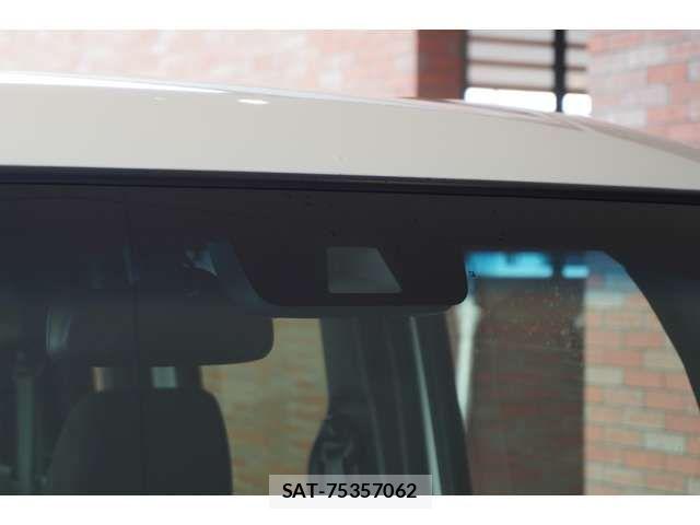 Honda N BOX CUSTOM 2022-08 7456251-10