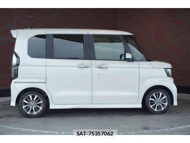Honda N BOX CUSTOM 2022-08 7456251-1