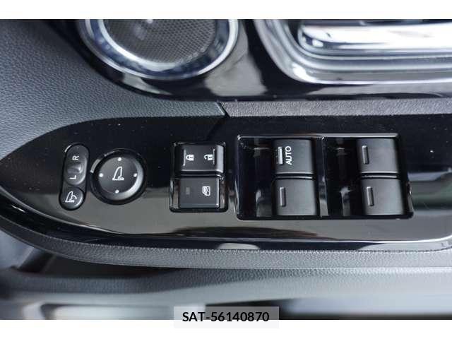 Honda N BOX CUSTOM 2022-04 7456247-29