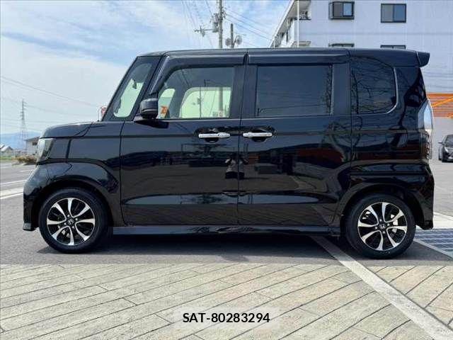 Honda N BOX CUSTOM 2019-06 7456261-10