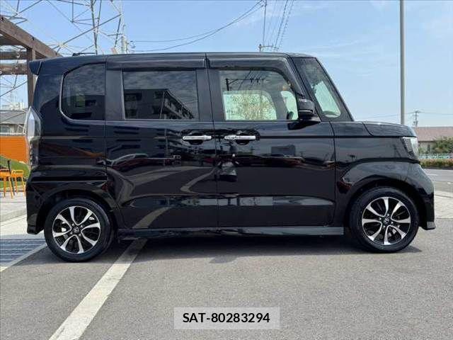Honda N BOX CUSTOM 2019-06 7456261-11