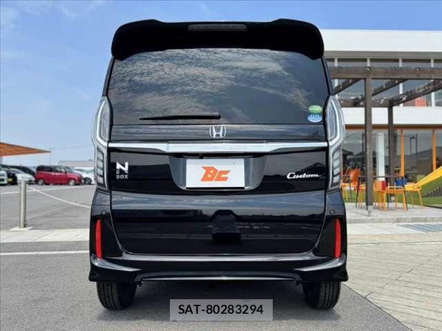Honda N BOX CUSTOM 2019-06 7456261-13
