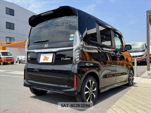 Honda N BOX CUSTOM 2019-06 7456261-14