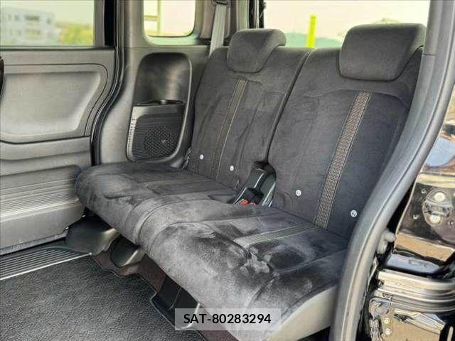 Honda N BOX CUSTOM 2019-06 7456261-17