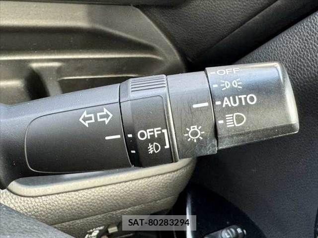 Honda N BOX CUSTOM 2019-06 7456261-23