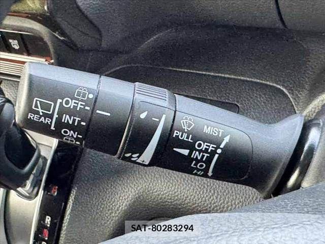 Honda N BOX CUSTOM 2019-06 7456261-24