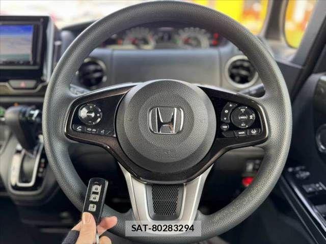 Honda N BOX CUSTOM 2019-06 7456261-4