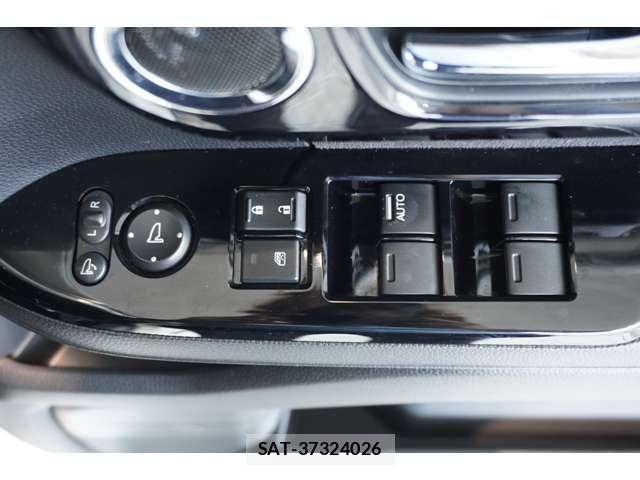 Honda N BOX CUSTOM 2022-08 7456250-23