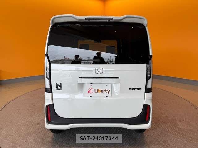 Honda N BOX CUSTOM 2026-04 7456208-9