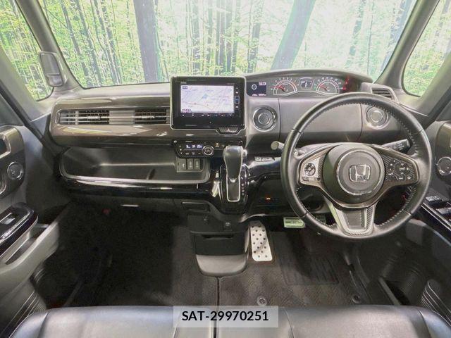 Honda N BOX CUSTOM 2017-10 7456245-1