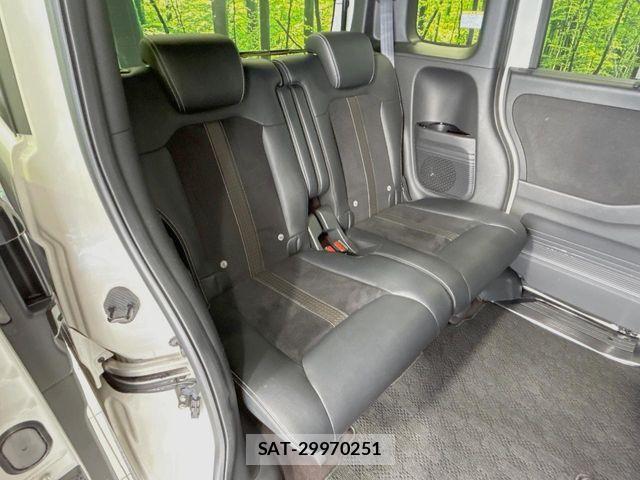 Honda N BOX CUSTOM 2017-10 7456245-8
