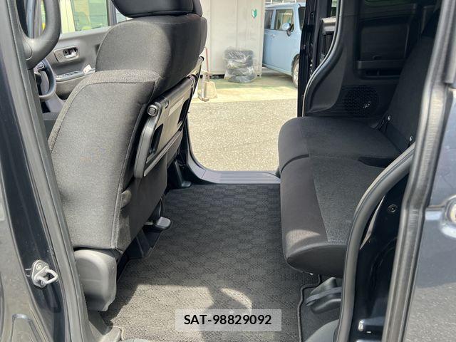 Honda N BOX CUSTOM 2024-03 7456236-16