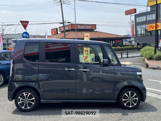 Honda N BOX CUSTOM 2024-03 7456236-8