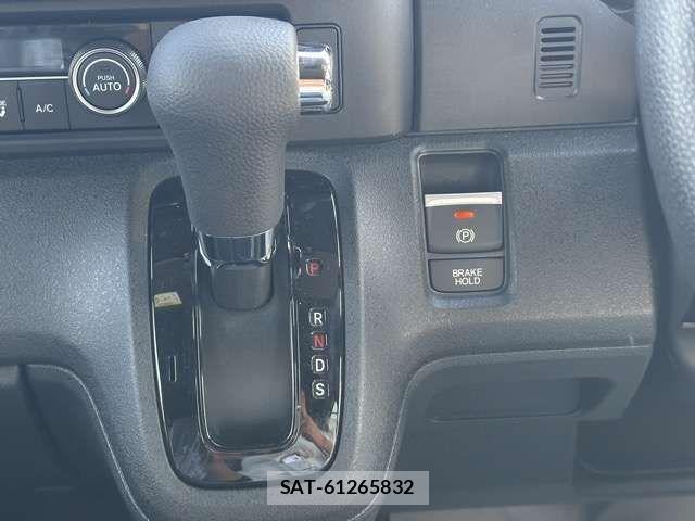 Honda N BOX CUSTOM 2026-03 7456215-17