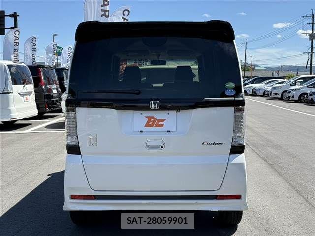 Honda N BOX CUSTOM 2017-06 7509407-13