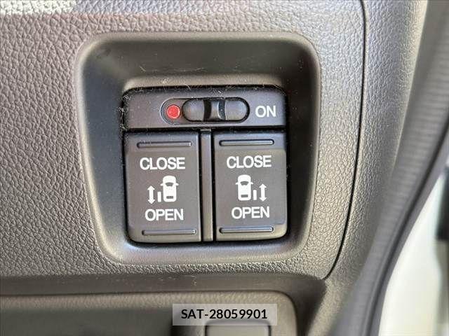 Honda N BOX CUSTOM 2017-06 7509407-22