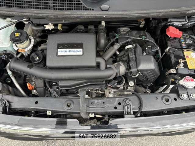 Honda N BOX CUSTOM 2019-05 7509414-12