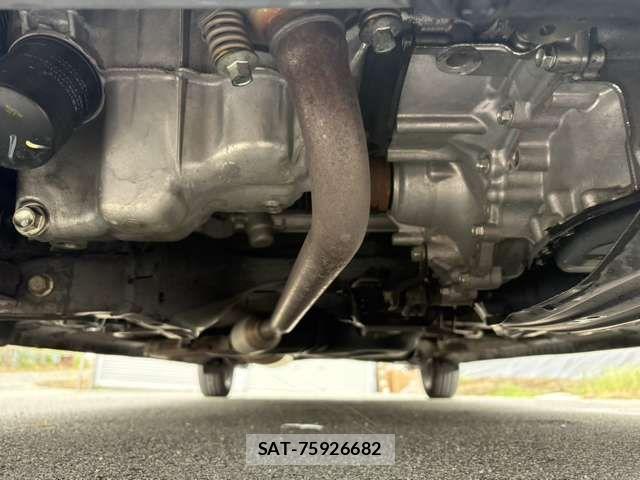 Honda N BOX CUSTOM 2019-05 7509414-13
