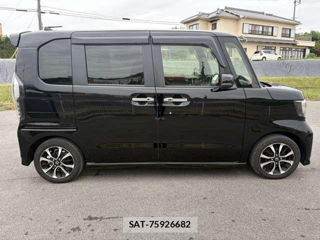 Honda N BOX CUSTOM 2019-05 7509414-3