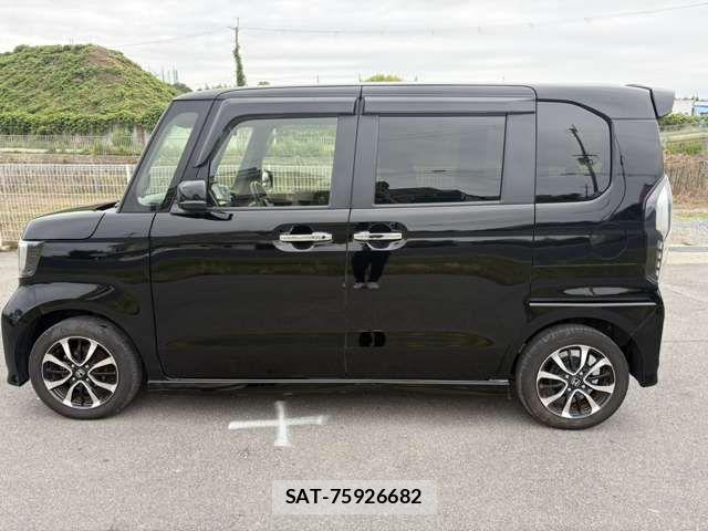 Honda N BOX CUSTOM 2019-05 7509414-4