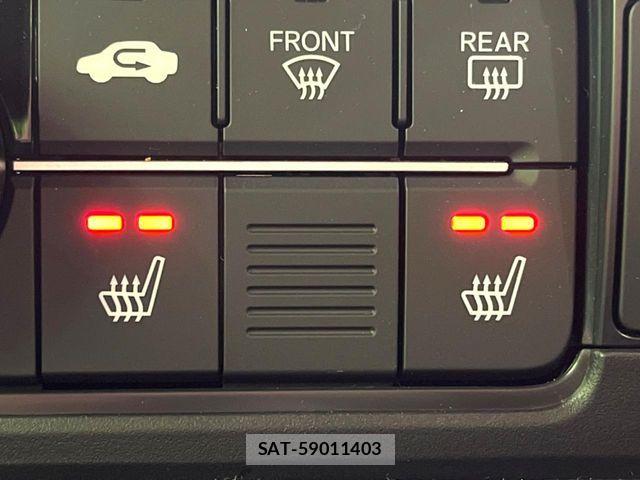 Honda N BOX CUSTOM 2024-01 7562532-5