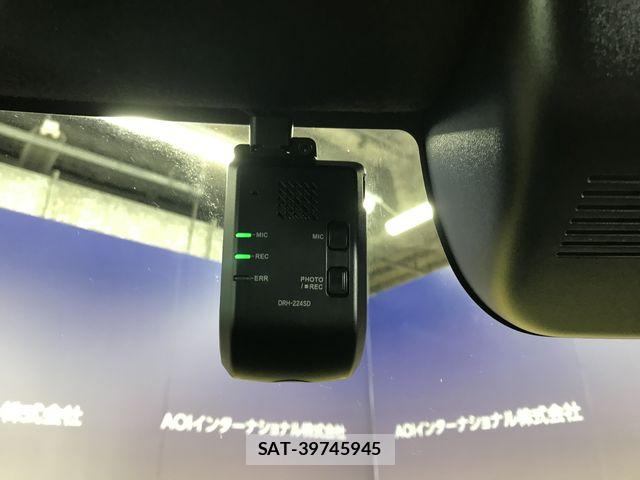 Honda N BOX CUSTOM 2024-04 7562529-19