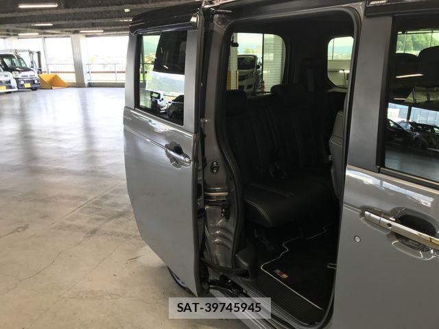 Honda N BOX CUSTOM 2024-04 7562529-22