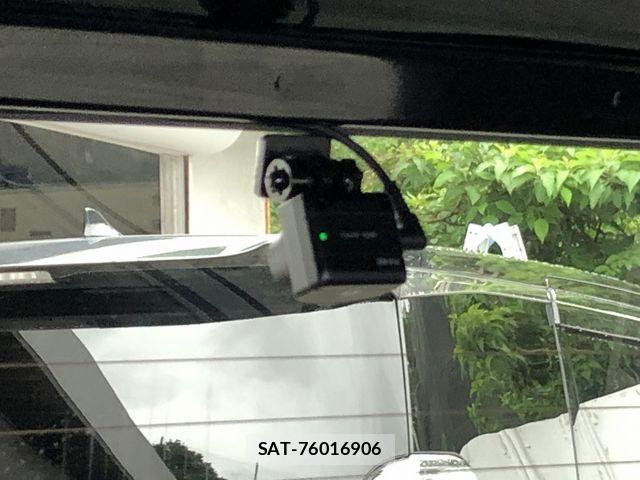 Honda N BOX CUSTOM 2023-10 7562537-26