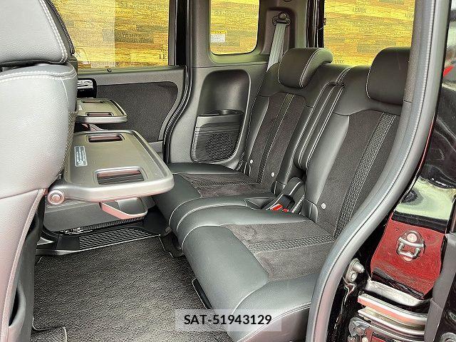 Honda N BOX CUSTOM 2023-01 7562531-12