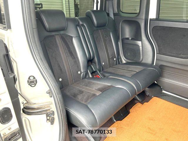 Honda N BOX CUSTOM 2019-03 7562551-7