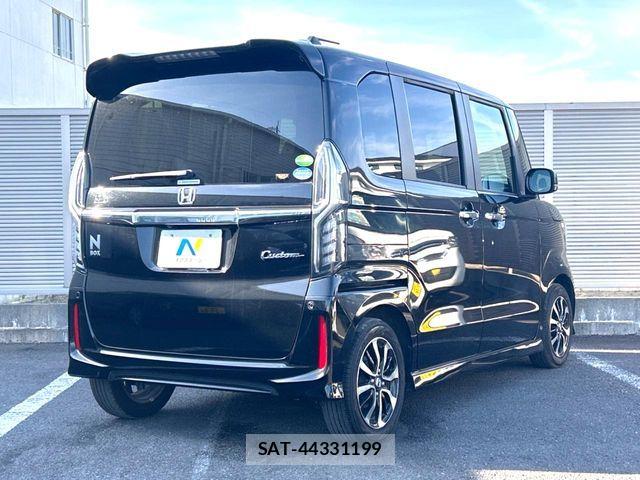 Honda N BOX CUSTOM 2020-04 7562539-15