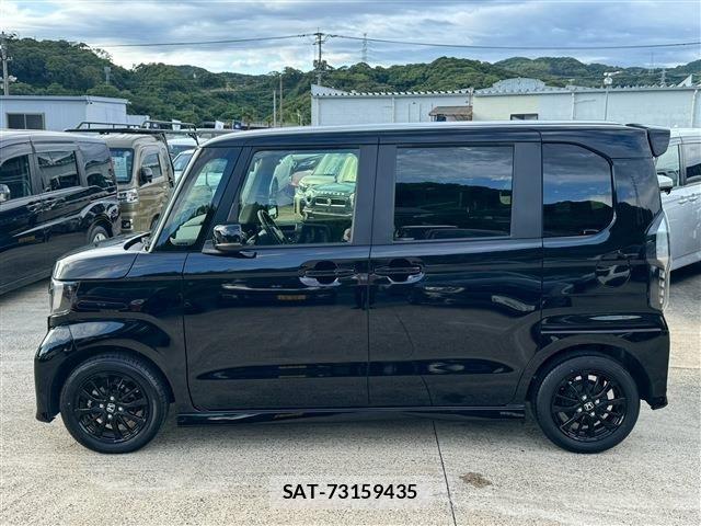 Honda N BOX CUSTOM 2023-03 7562533-11