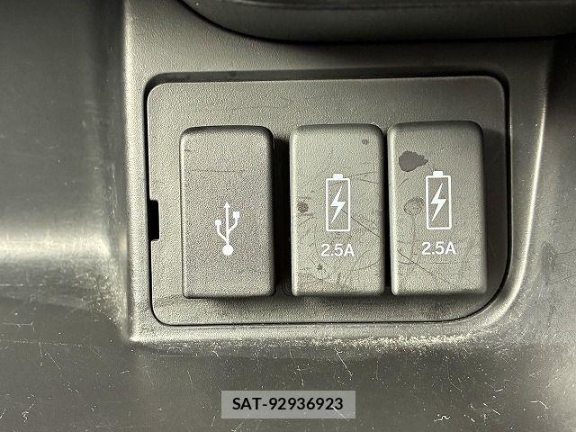 Honda N BOX CUSTOM 2022-02 7562553-18