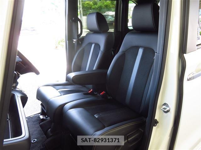 Honda N BOX CUSTOM 2023-09 7618588-12