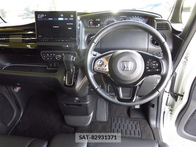 Honda N BOX CUSTOM 2023-09 7618588-5