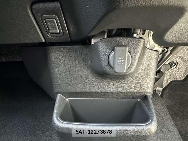 Honda N BOX CUSTOM 2026-01 7618567-19