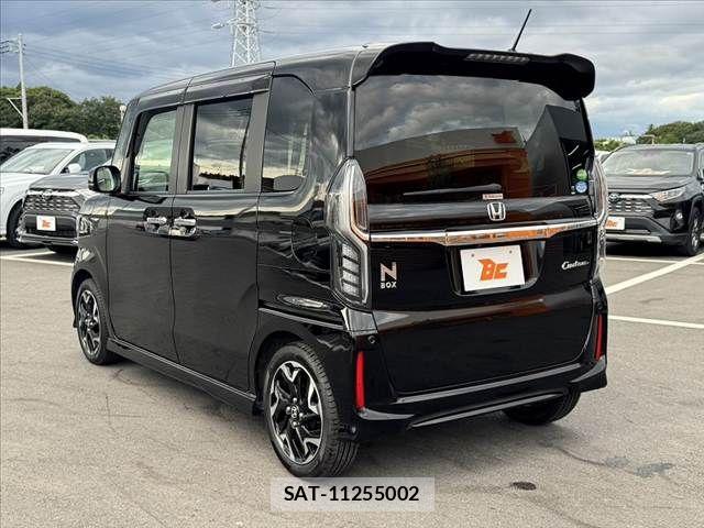 Honda N BOX CUSTOM 2019-01 7618637-12